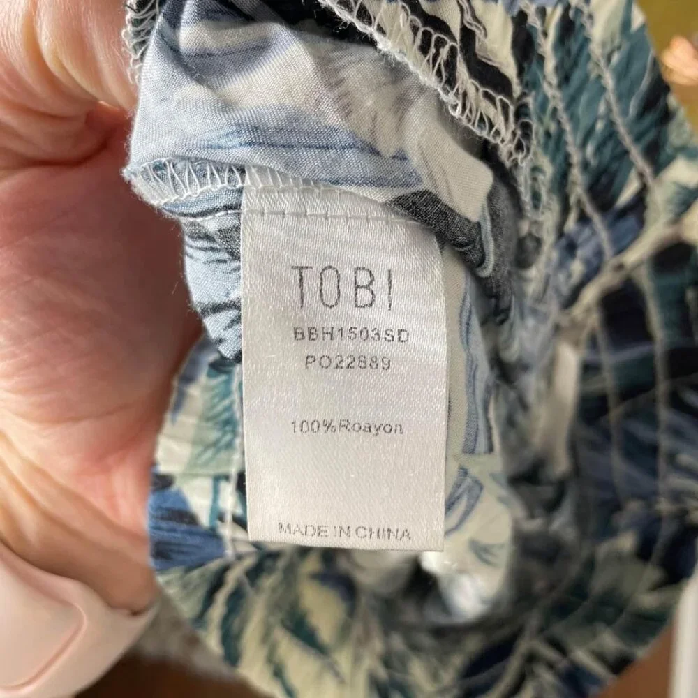 Tobi Palm Printed Shorts Green Size Small